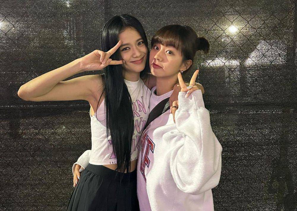 Hyeri dan Jisoo di BORN PINK TOUR FINALE IN SEOUL (instagram.com/hyeri_0609)