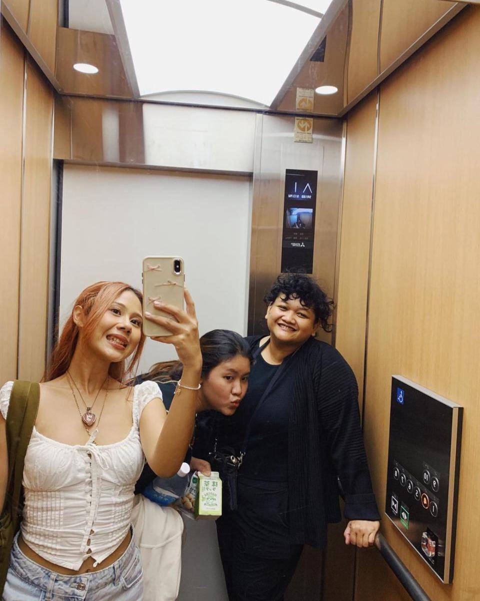 potret Nadine Amizah dan sahabat (instagram.com/cakecaine)