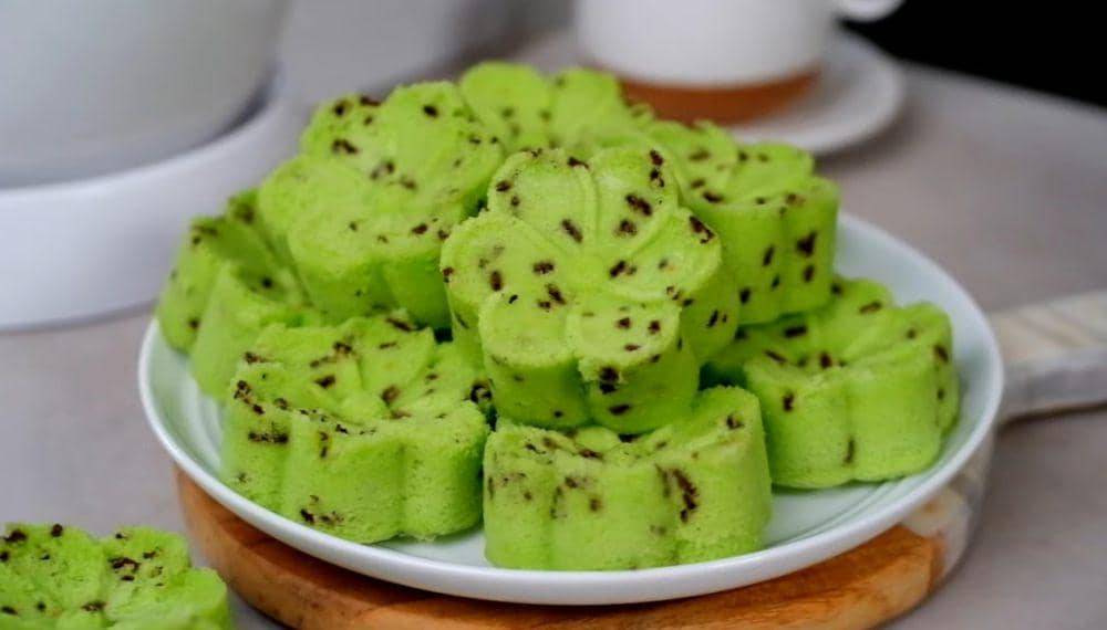 Resep Bolu Kukus Pandan Meses, Manis Gurih dan Lembut