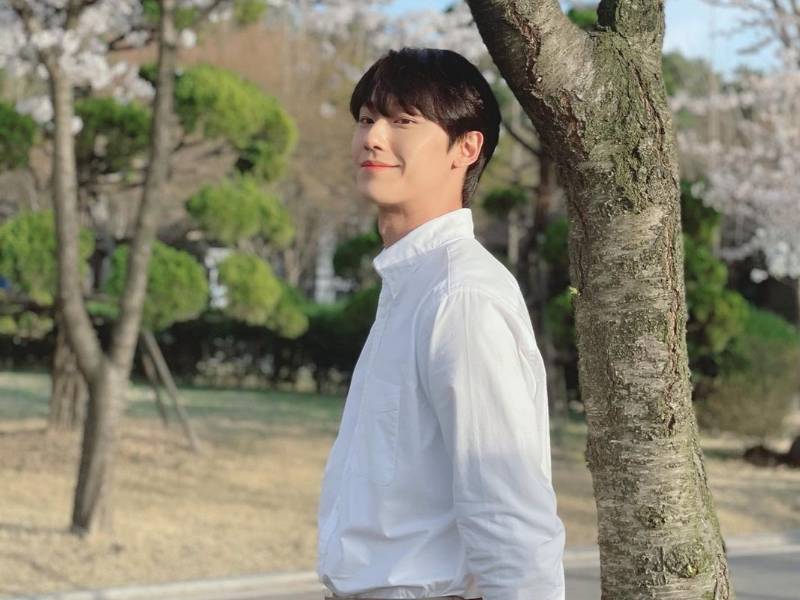Lee Do Hyun (instagram.com/ldh_sky)