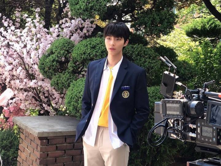 Hwang In Youp (instagram.com/ hi_high_hiy)