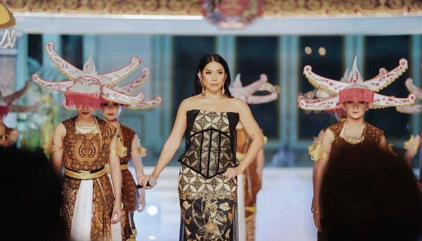 Anggun C Sasmi (instagram.com/mudamudi.solo)