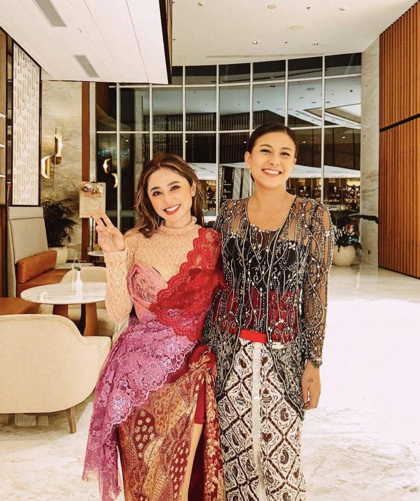 Dewi Perssik dan Karin Novilda (instagram.com/narinkovilda)
