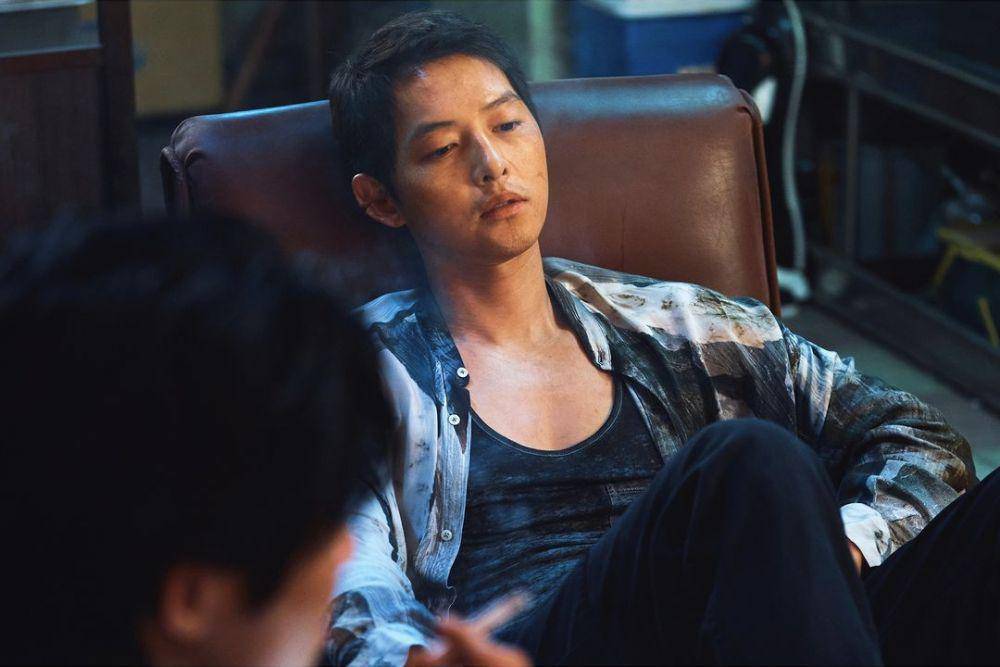 cuplikan Song Joong Ki di film Hopeless (instagram.com/plusm_entertainment)