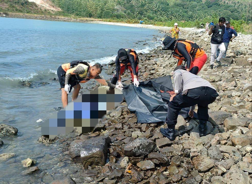 Penampakan temuan salah satu mayat tanpa kepala di pesisir pantai Lampung Selatan. (Dok. Polres Lamsel).