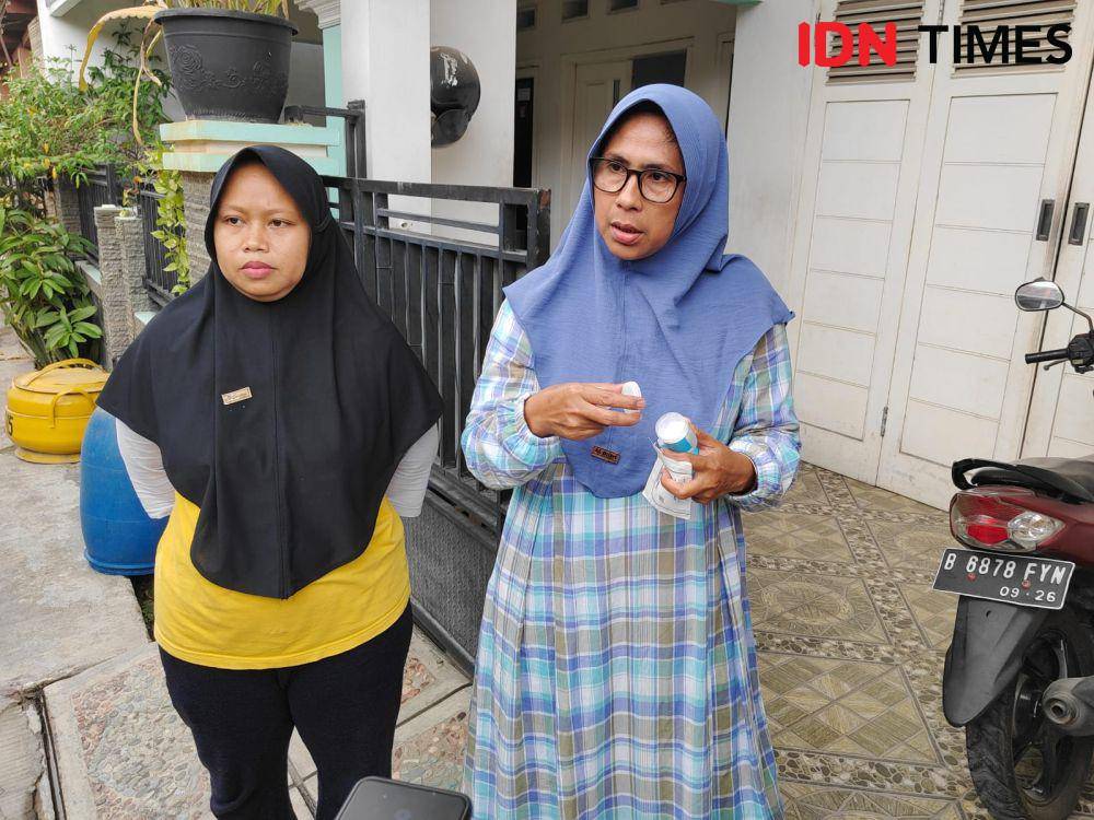 Pelanggan Tirta Patriot, Nur Hidayati yang mengalami gatal-gatal. (IDN Times/Imam Faishal)