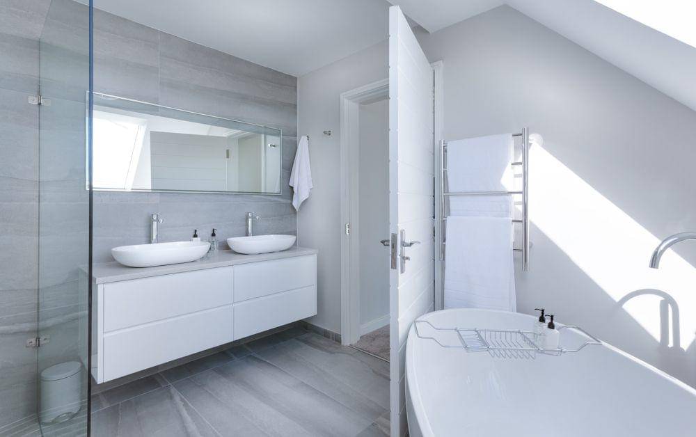 ilustrasi kamar mandi (pexels.com/Jean van der Meulen)