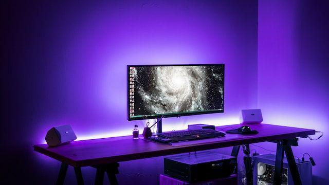 7 Monitor OLED Terbaik, Kualitasnya Luar Biasa!