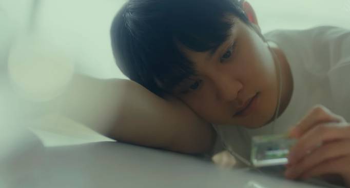 Cuplikan MV Somebody D.O EXO (youtube.com/SMTOWN)