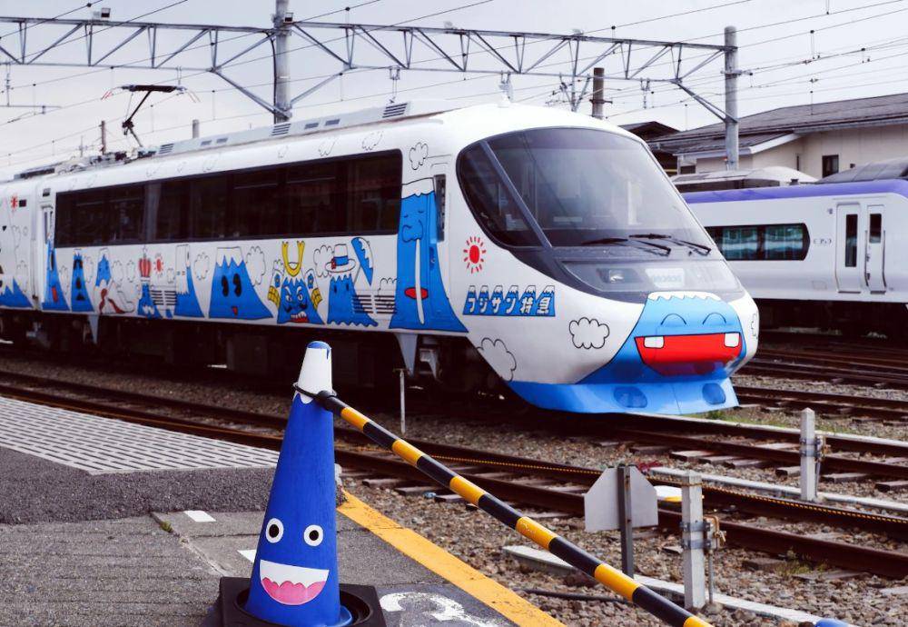 ilustrasi kereta di Jepang (unsplash.com/Susann Schuster)