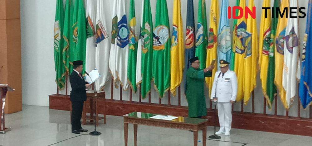 Menteri Dalam Negeri (Mendagri) Tito Karnavian resmi melantik Lalu Gita Ariadi menjadi penjabat (Pj) Gubernur Nusa Tenggara Barat (NTB) (IDN Times/Yosafat Diva Bayu Wisesa)