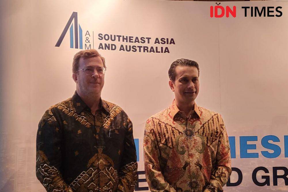 Managing Director & Head, Southeast Asia and Australia A&M, Utsav Garg (kanan) dan Managing Director & Country Head, Indonesia A&M, Alessandro Gazzini (kiri). (IDN Times/Ridwan Aji Pitoko)