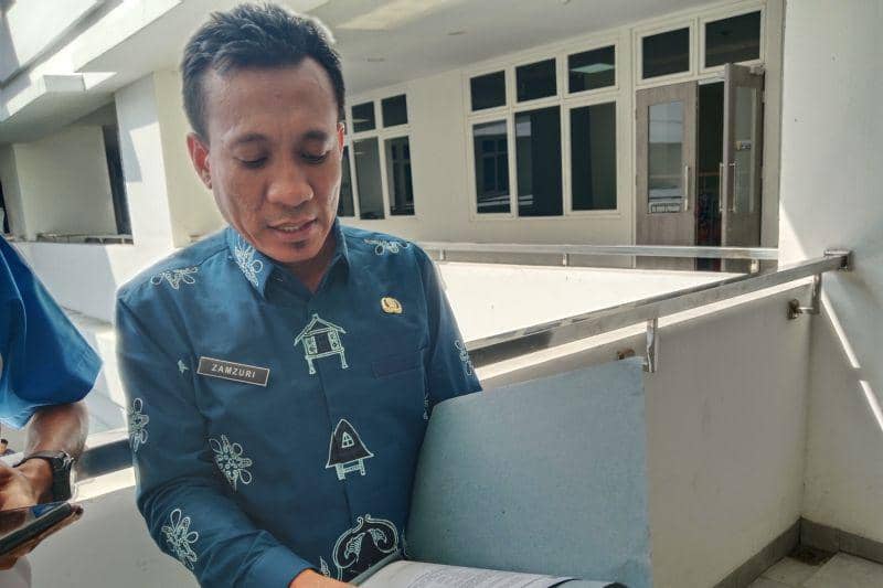 Kepala Bidang Pengembangan Destinasi Wisata Dispar Lombok Tengah Zamsuri (Antara)