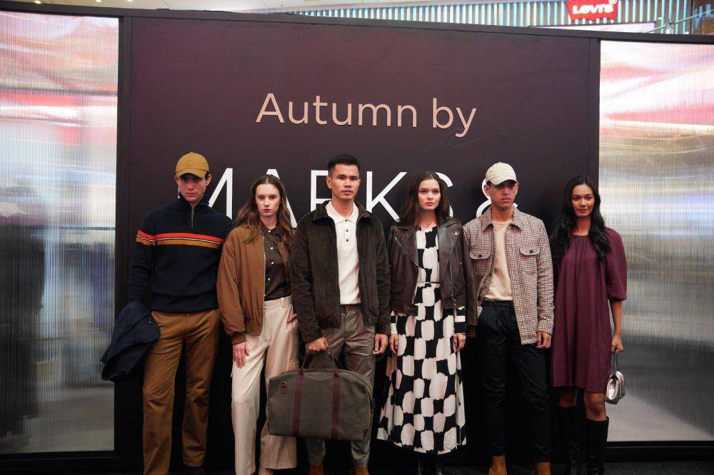 Koleksi autumn Marks & Spencer di peluncuran pop-up store terbarunya di Main Atrium East Mall Grand Indonesia pada Selasa (19/9/2023). (dok. Marks & Spencer)