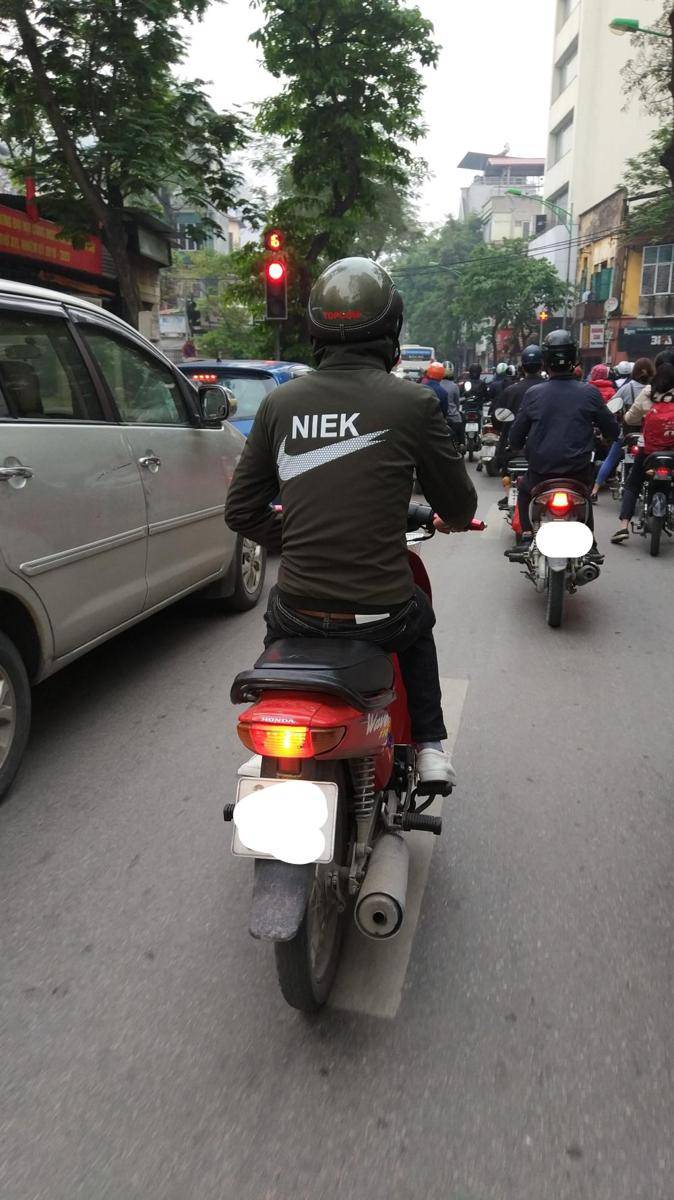 potret hoodie desain nyeleneh dan kocak (reddit.com/user/Picito10x)