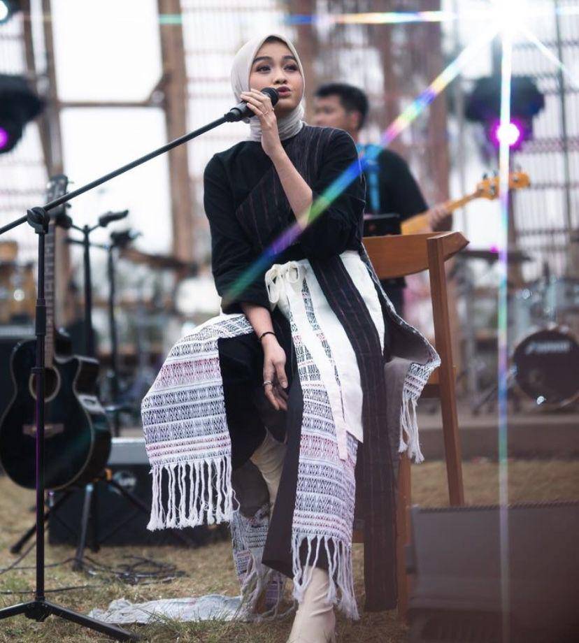 kronologi Salma Idol dihujat gegara ubah lirik lagu “Stasiun Balapan” (Instagram.com/salmasalsabil12)