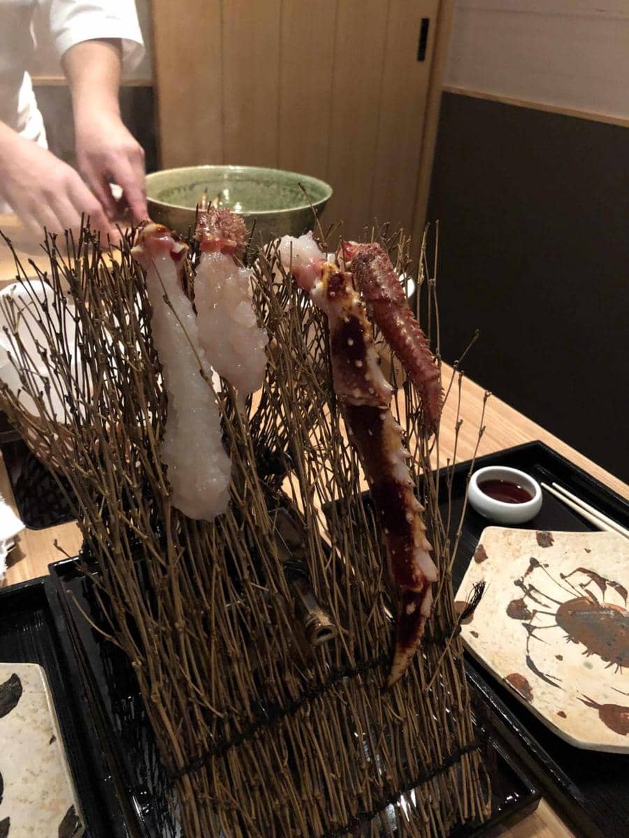 potret penyajian ngawur hidangan kepiting (reddit.com/user/fleamarketart)