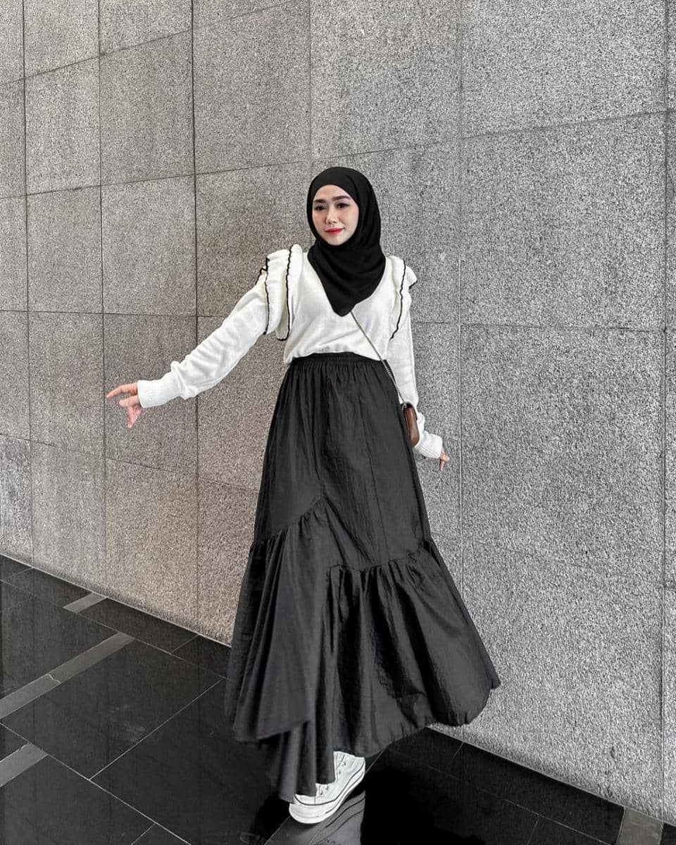 Yolla Anggita (instagram.com/yollaanggitaaa)
