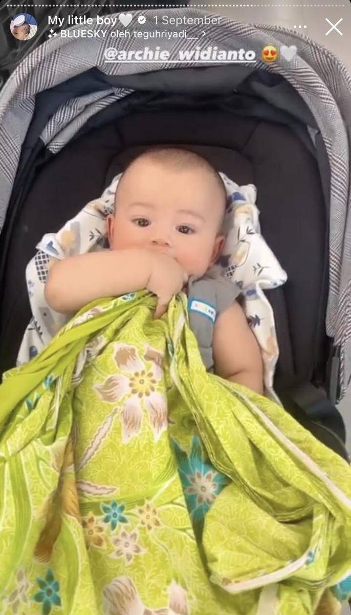 potret terkini Archie anak Marshel Widianto yang disebut mirip Cipung (Instagram.com/ceseniy)