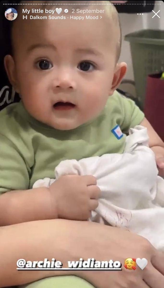 potret terkini Archie anak Marshel Widianto yang disebut mirip Cipung (Instagram.com/ceseniy)