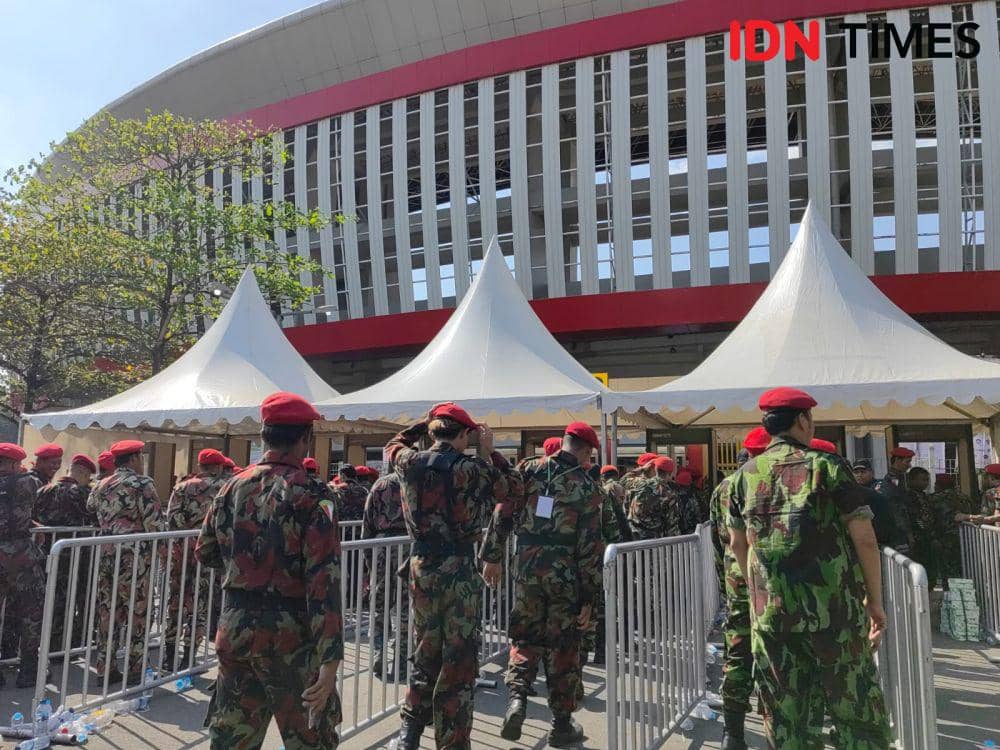 Persiapan Apel KOKAM di Stadion Manahan, Solo. (IDN Times/Larasati Rey)