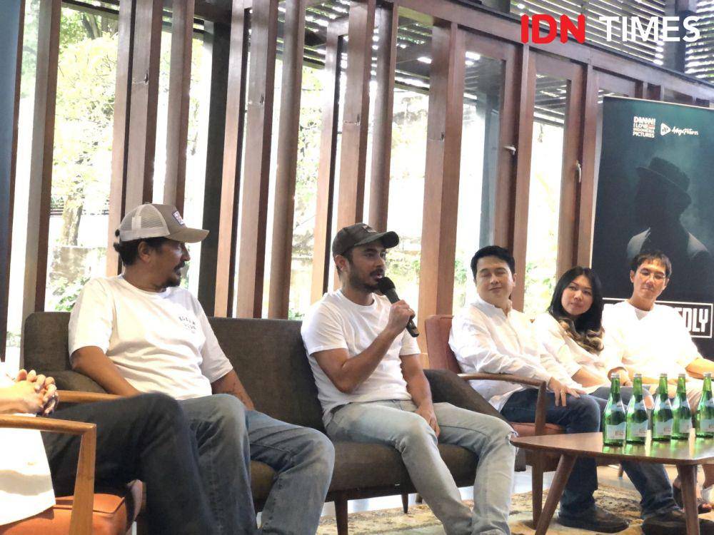 para pemain dan tim produksi film Glenn Fredly the Movie di konferensi pers pada Rabu (20/9/2023) (IDN Times/Elizabeth Chiquita)