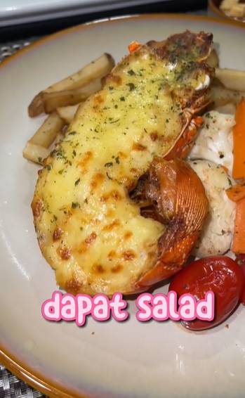 Tangkapan layar menu lobster panggang (tiktok.com/@siscakohl)