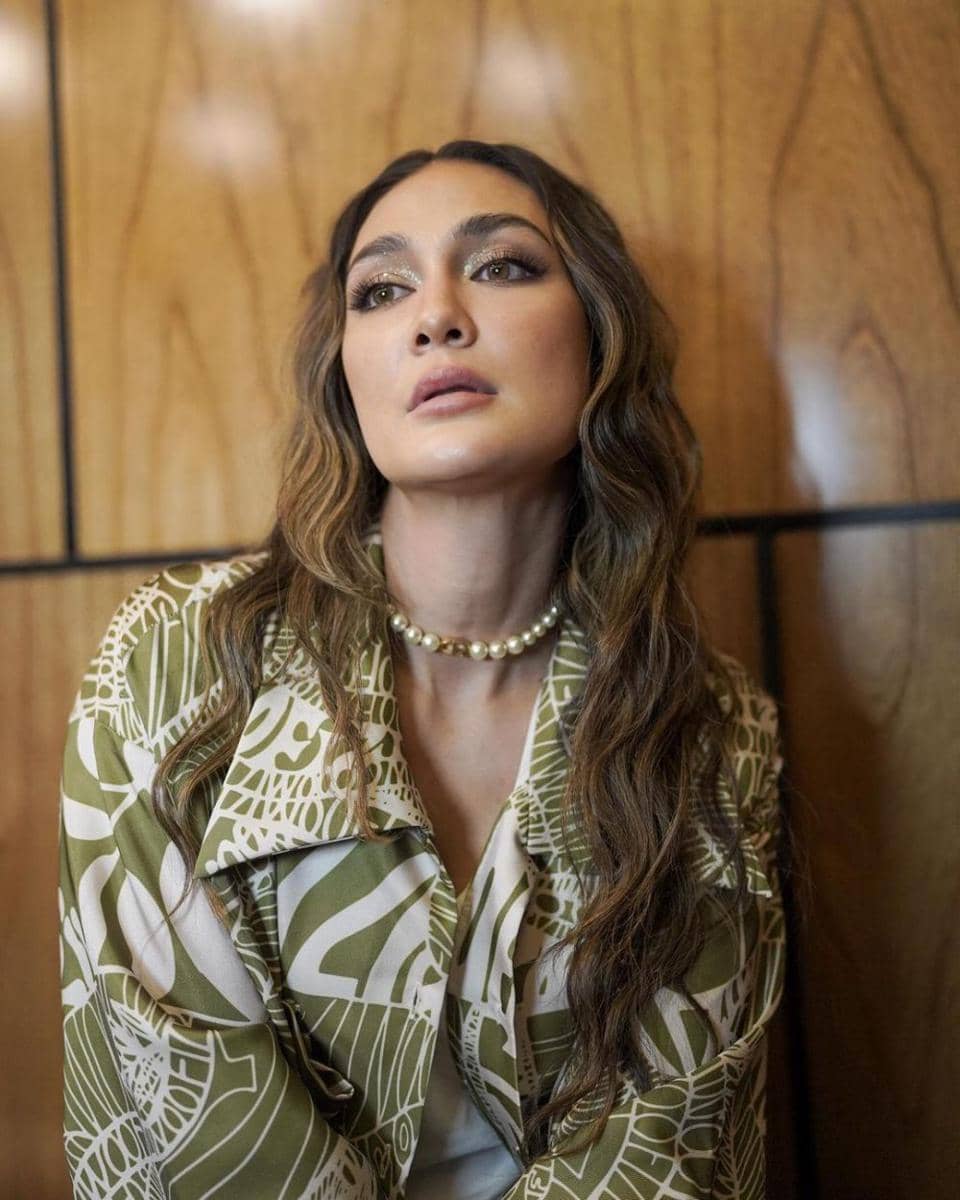 ide glam look makeup ala Luna Maya (instagram.com/lunamaya)