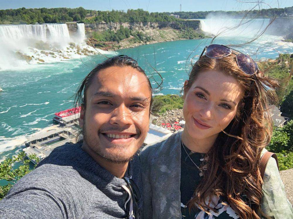 potret Randy Pangalila dan Chelsey Frank liburan ke Air Terjun Niagara (instagram.com/randpunk)