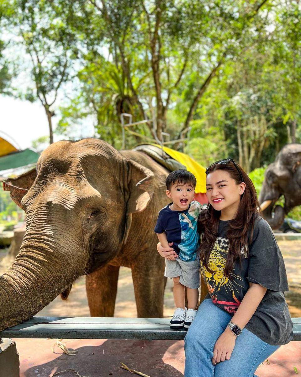 potret Nathalie Holscher dan buah hati (instagram.com/nathalieholscher)