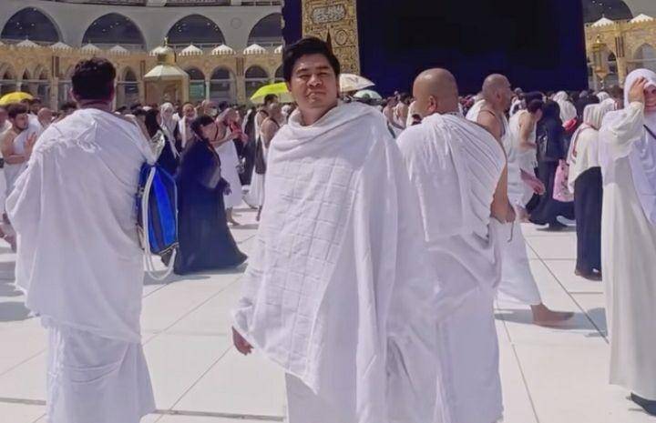 potret Arif Muhammad 'Mak Beti' umrah (instagram.com/arifmuhammaddd_)