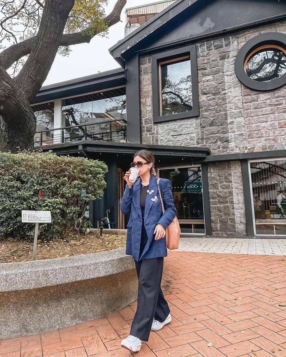 Padu padan shoulder bag ala Audi Marissa (instagram.com/audimarissa)