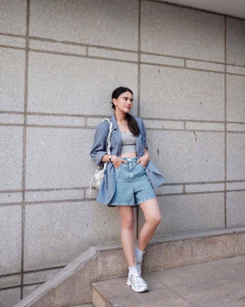 Padu padan shoulder bag ala Audi Marissa (instagram.com/audimarissa)