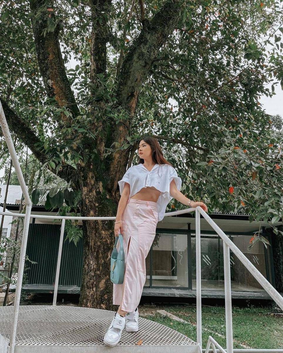 Crop top ala Anastasia Siantar (instagram.com/anazsiantar)
