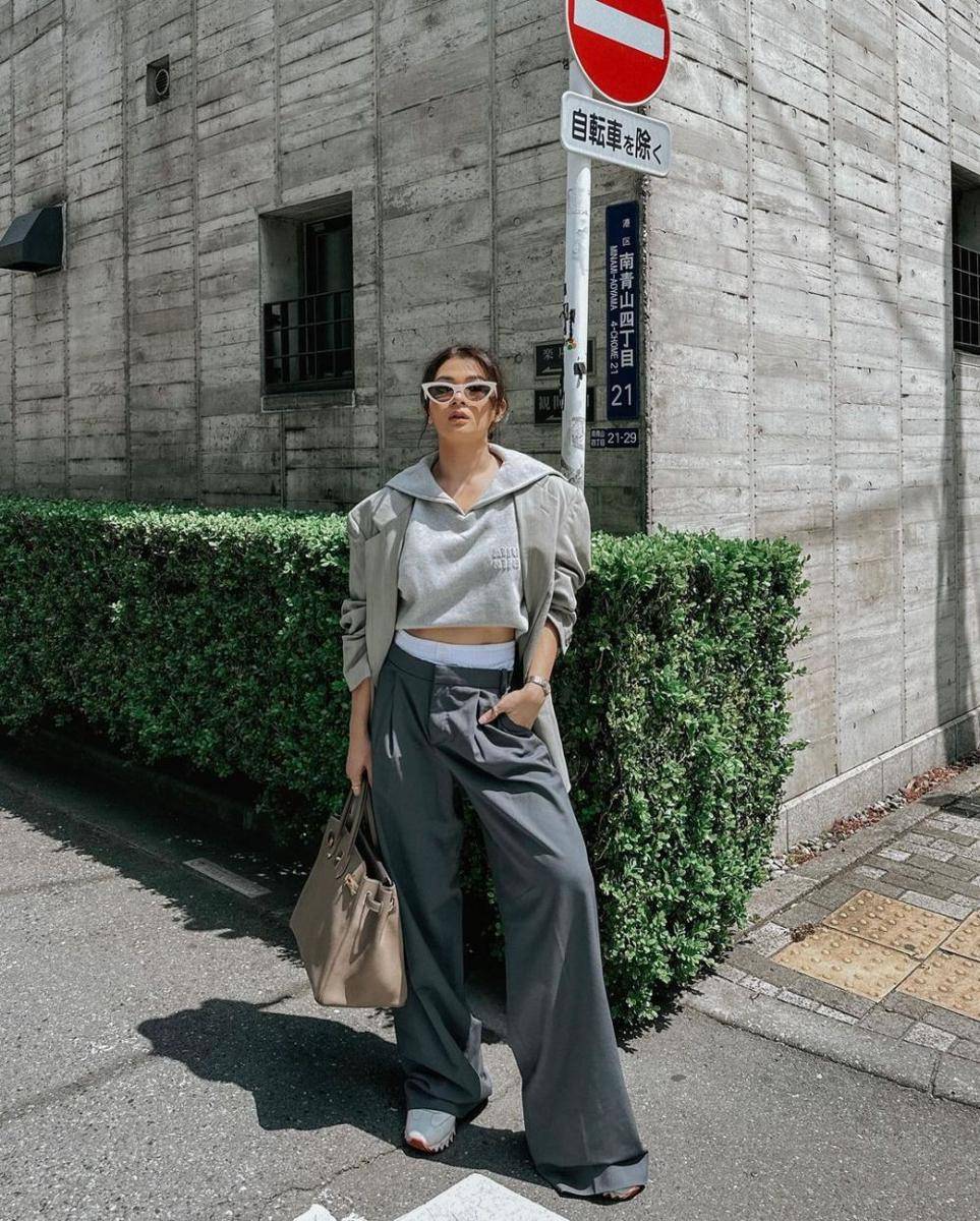 Crop top ala Anastasia Siantar (instagram.com/anazsiantar)