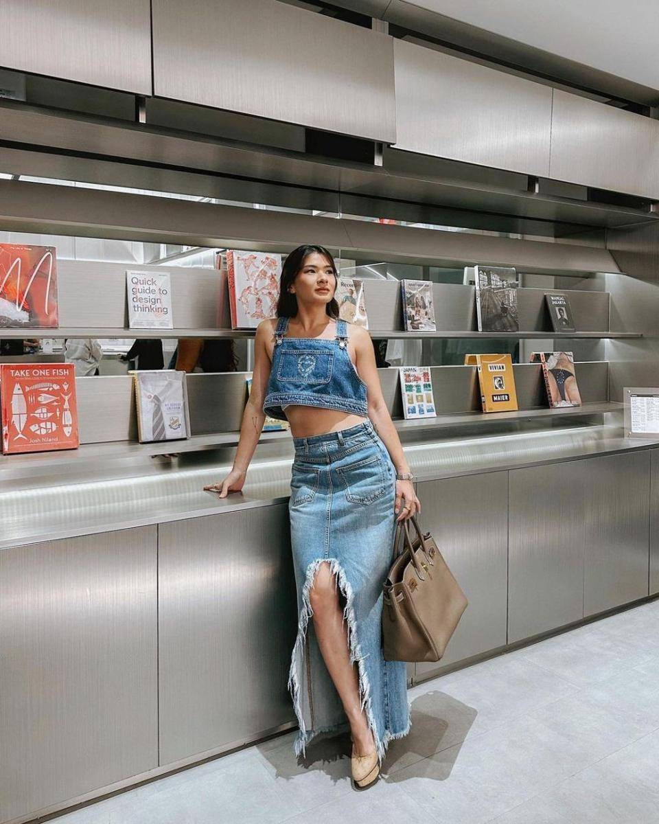 Crop top ala Anastasia Siantar (instagram.com/anazsiantar)