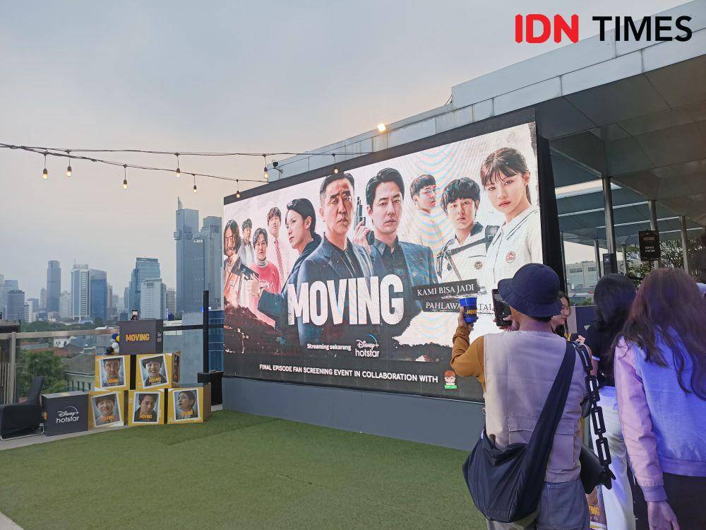potret keseruan nobar episode final Moving (IDN Times/Alfiana)