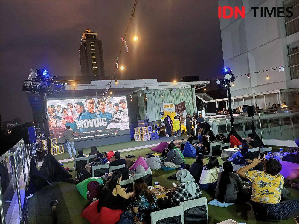 potret keseruan nobar episode final Moving (IDN Times/Alfiana)