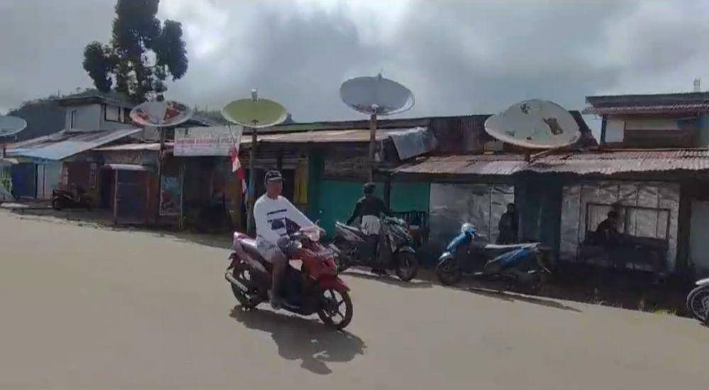 Tampak aktivitas masyarakat di Ibu Kota Oksibil, Kabupaten Papua Pegunungan, telah kembali berjalan normal. (IDN Times/Istimewa)