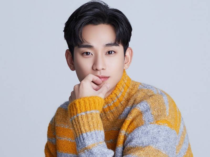 Kim Soo Hyun (instagram.com/soohyun_k216)