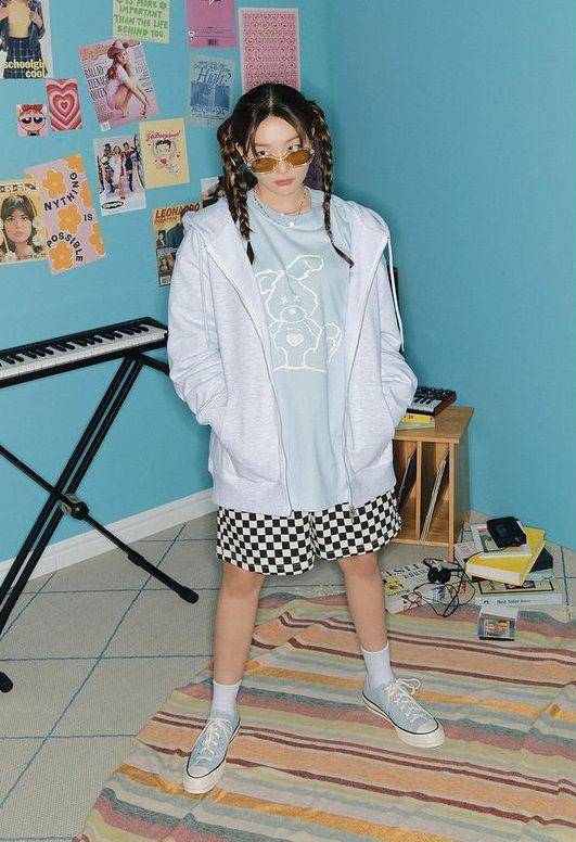 inspirasi outfit Seulgi Red Velvet (https://www.instagram.com/hi_sseulgi/)