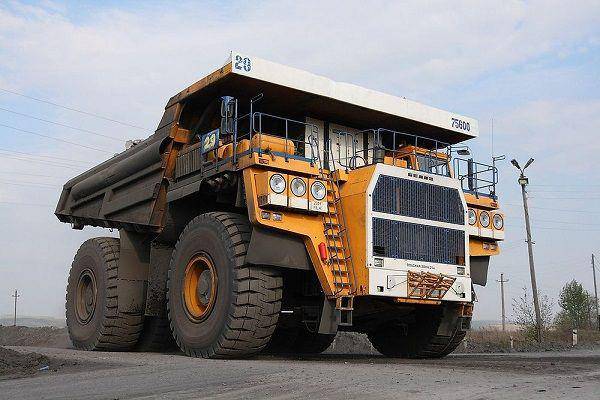 Belaz 75601 (schoolofrockmining.com)
