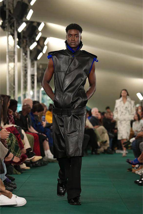 Burberry Summer '24 di LFW 2023 (dok. Burberry)