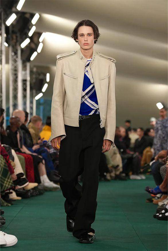 Burberry Summer '24 di LFW 2023 (dok. Burberry)