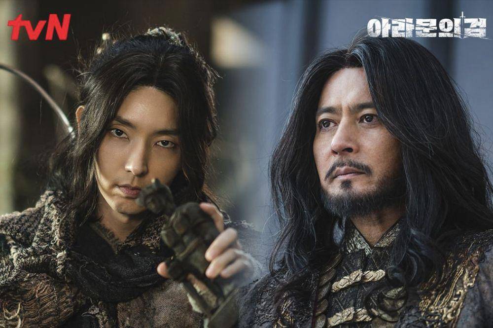 cuplikan Lee Joon Gi dan Jang Dong Gun di drakor Arthdal Chronicles: The Sword of Aramun (instagram.com/tvn_drama)