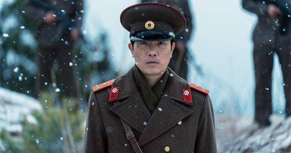 Park Hee Soon sebagai Kim Deok Yoon di Moving (dok. Disney/Moving)