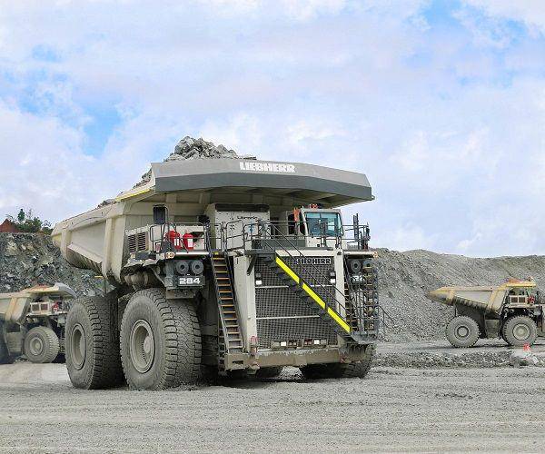Liebherr T 282 C / T 284 Dump Truck (liebherr.com)