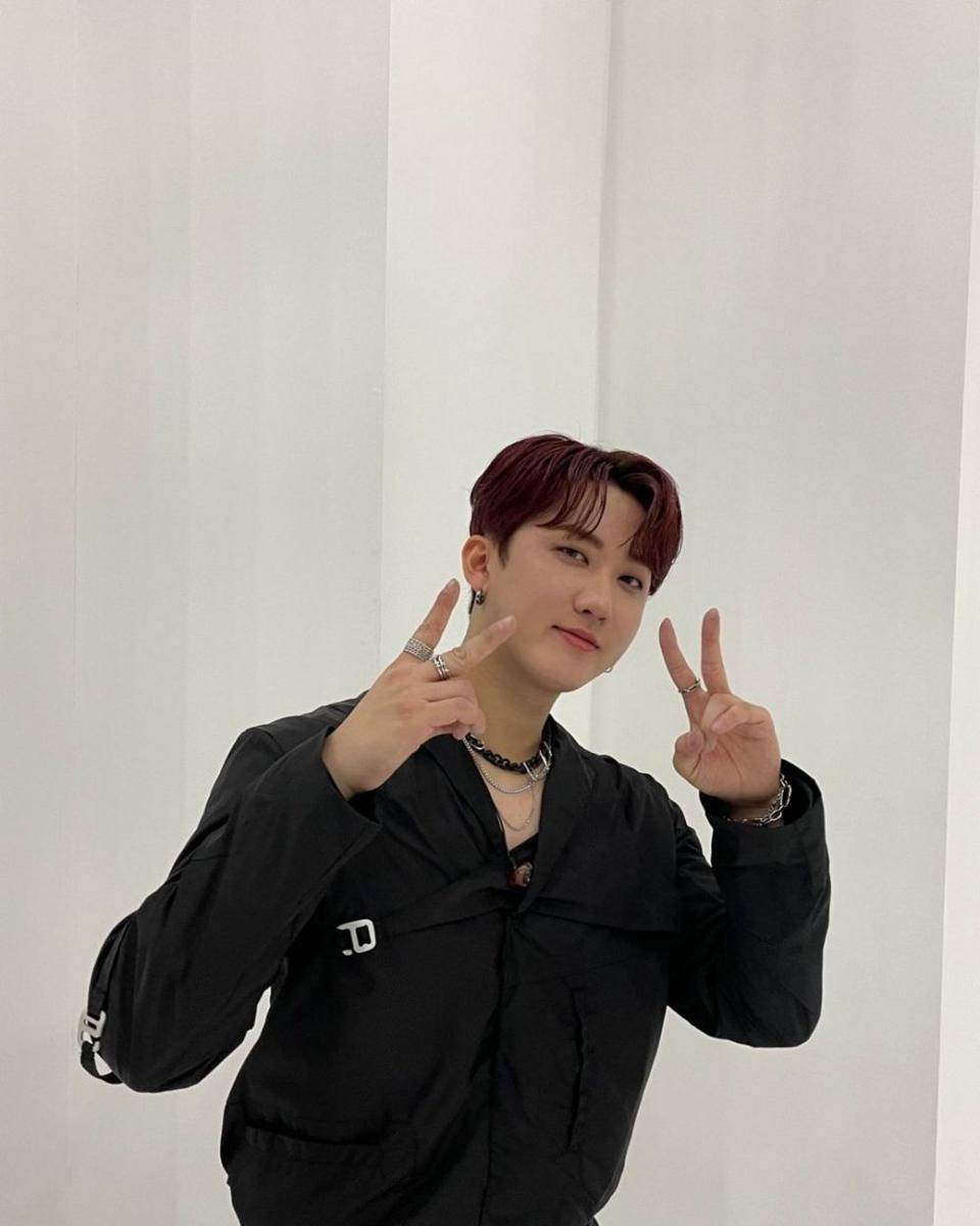 model rambut ala Changbin Stray Kids (instagram.com/realstraykids)