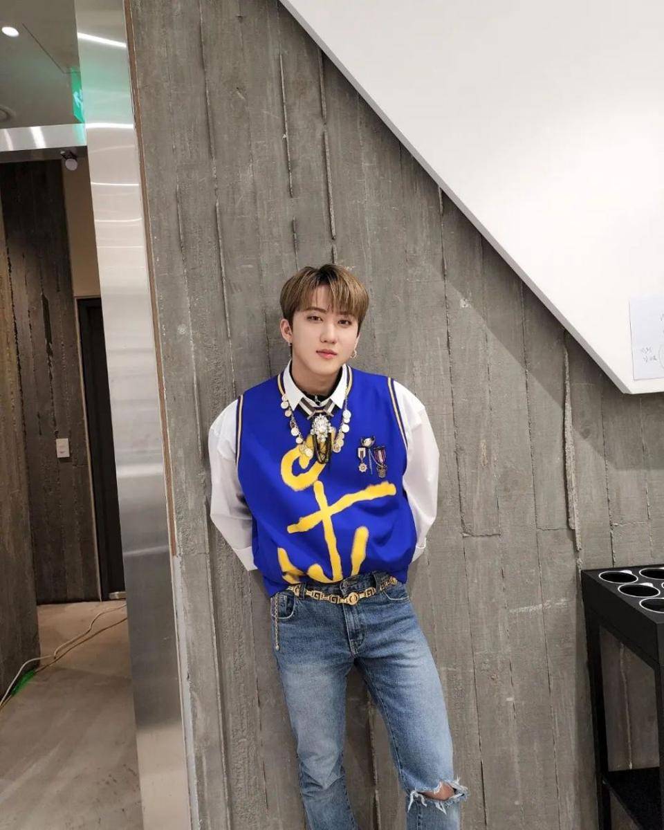 model rambut ala Changbin Stray Kids (instagram.com/realstraykids)
