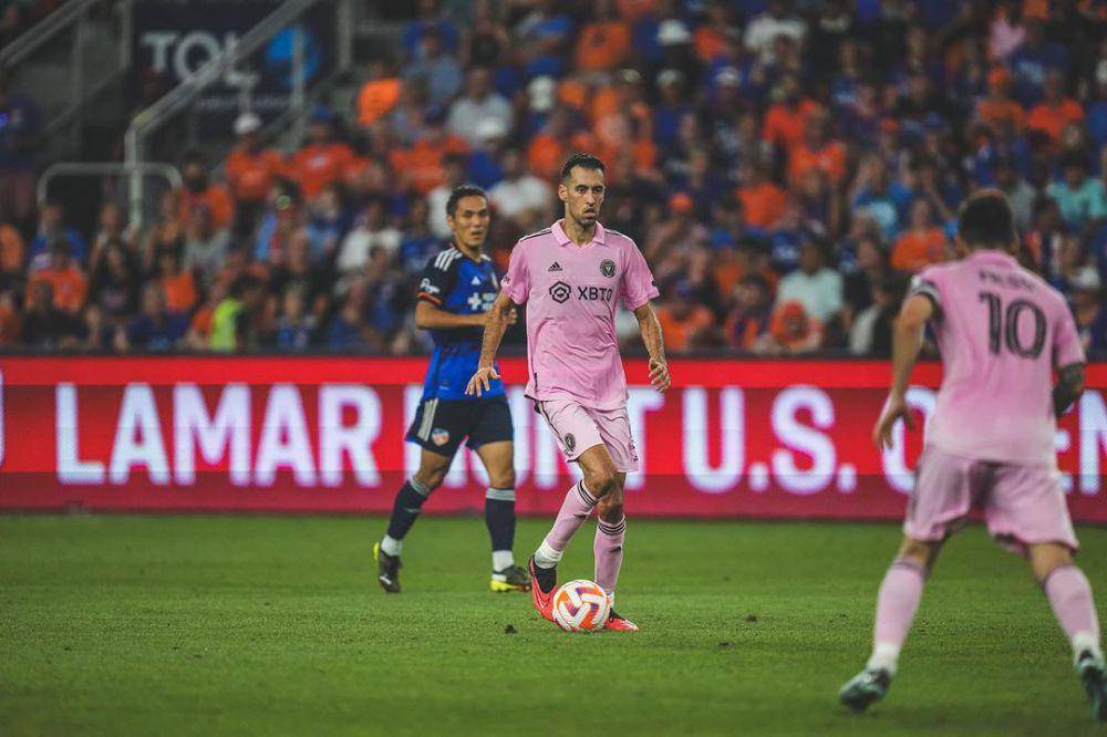 Sergio Busquets (instagram.com/5sergiob)